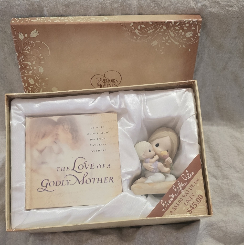 Vintage 2007 Precious Moments Love Of A Godly Mother Porcelain Figurine Box Set